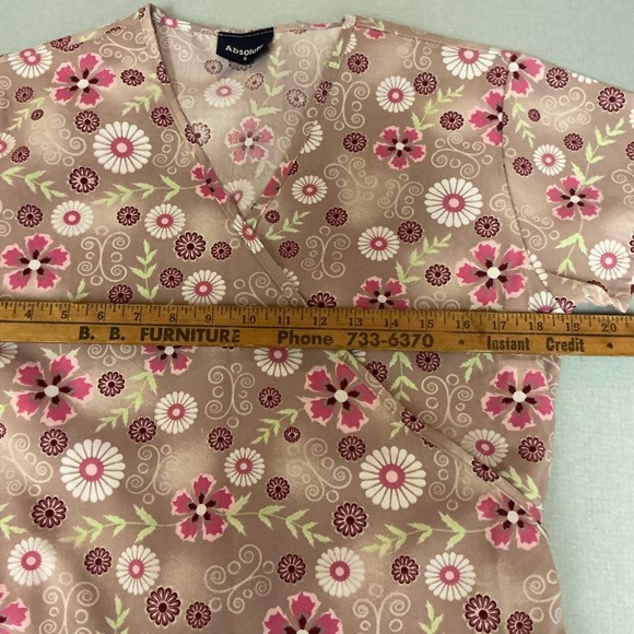 Floral Print Scrub Top - Picture 4 of 5
